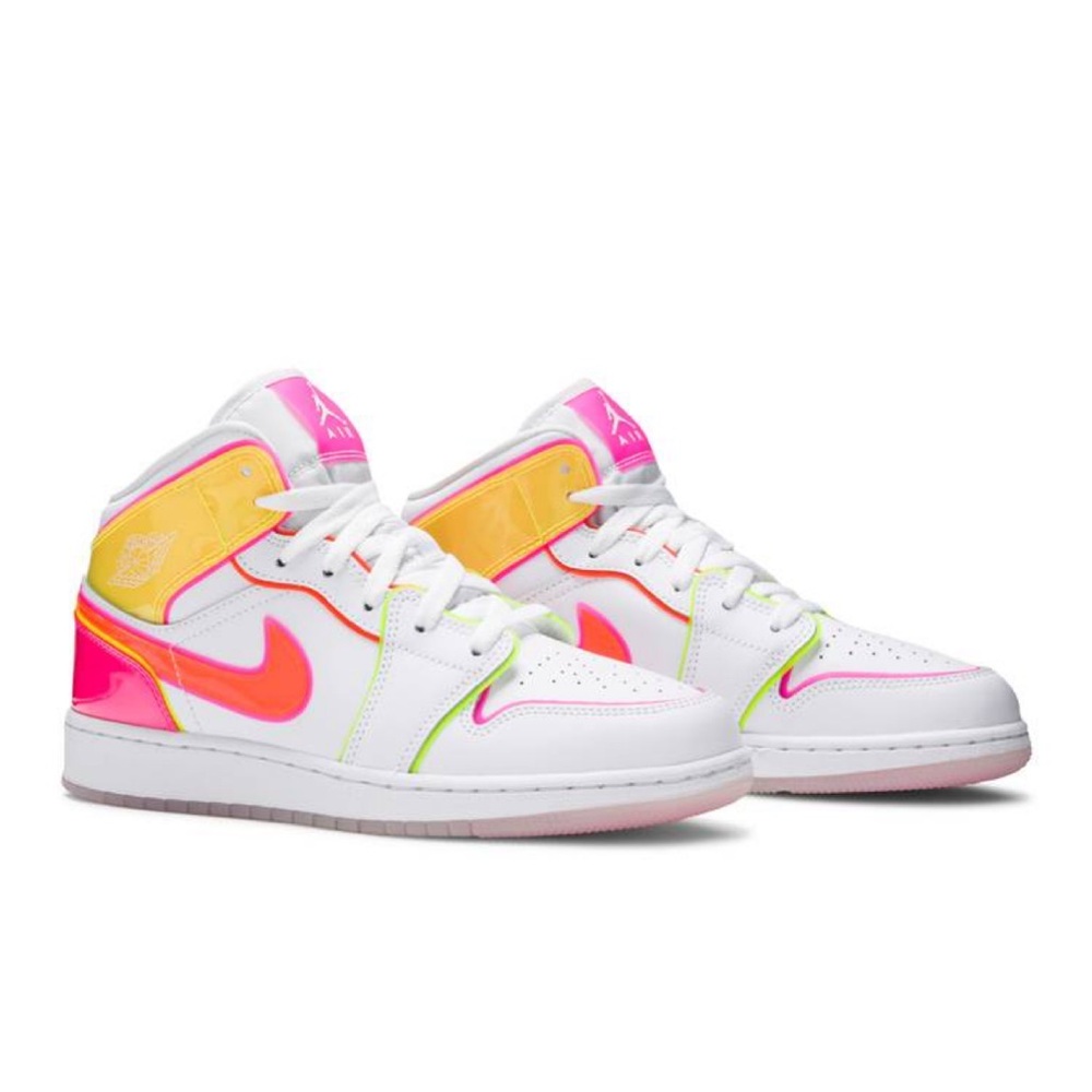 Air Jordan 1 Mid ‘Edge Glow’